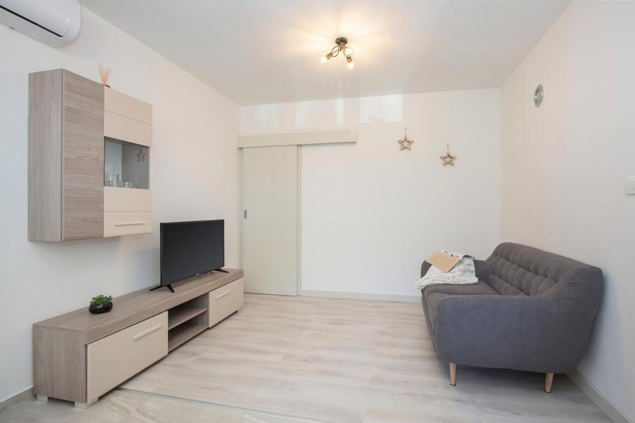 Apartment Stella Лабин Екстериор снимка